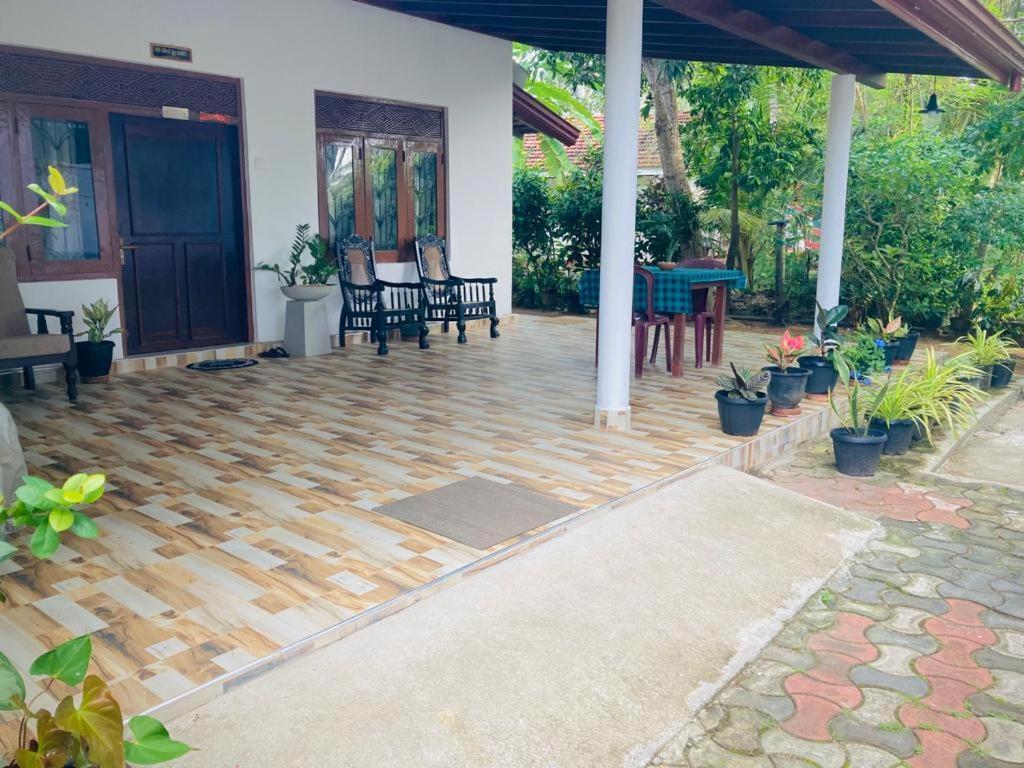 Ameena Homestay Tangalle Buitenkant foto